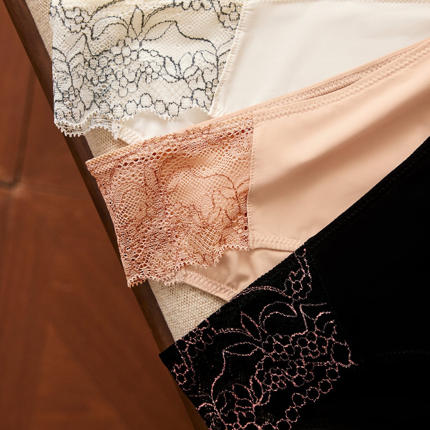 Smooth Lace Bikini Ecru Two-Tone - Image 3
